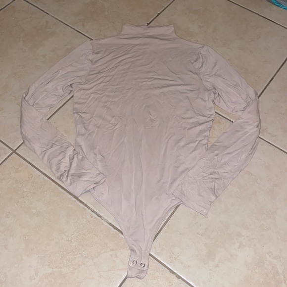 Express Tops - Express Long Sleeve Bodysuit